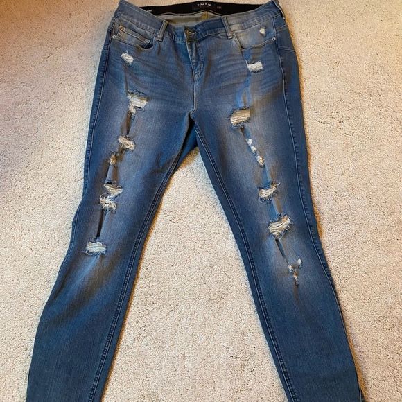 Torrid Premium Destroyed Bombshell Skinny Stretch Waist Jeans, Women's 18/28.5 - Picture 4 of 13